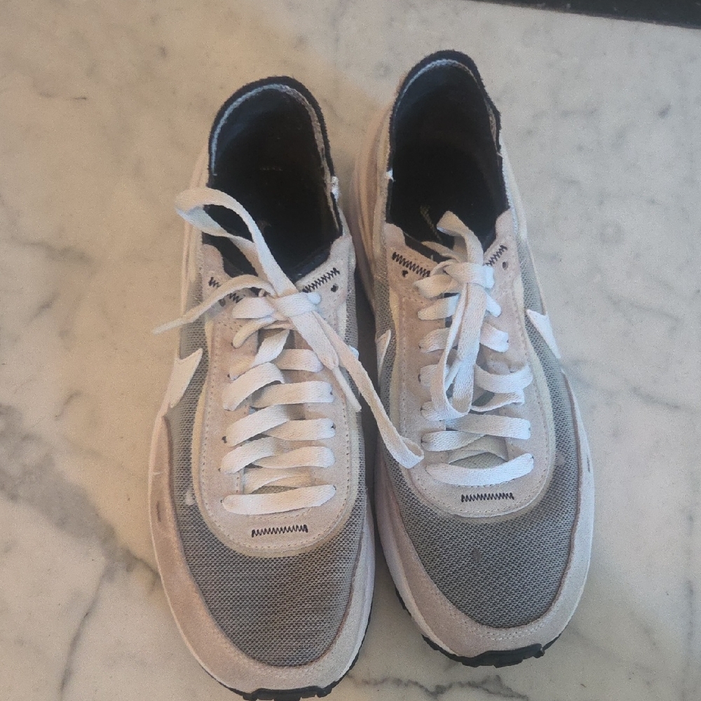 Nike Women's Sneakers - White and Gray